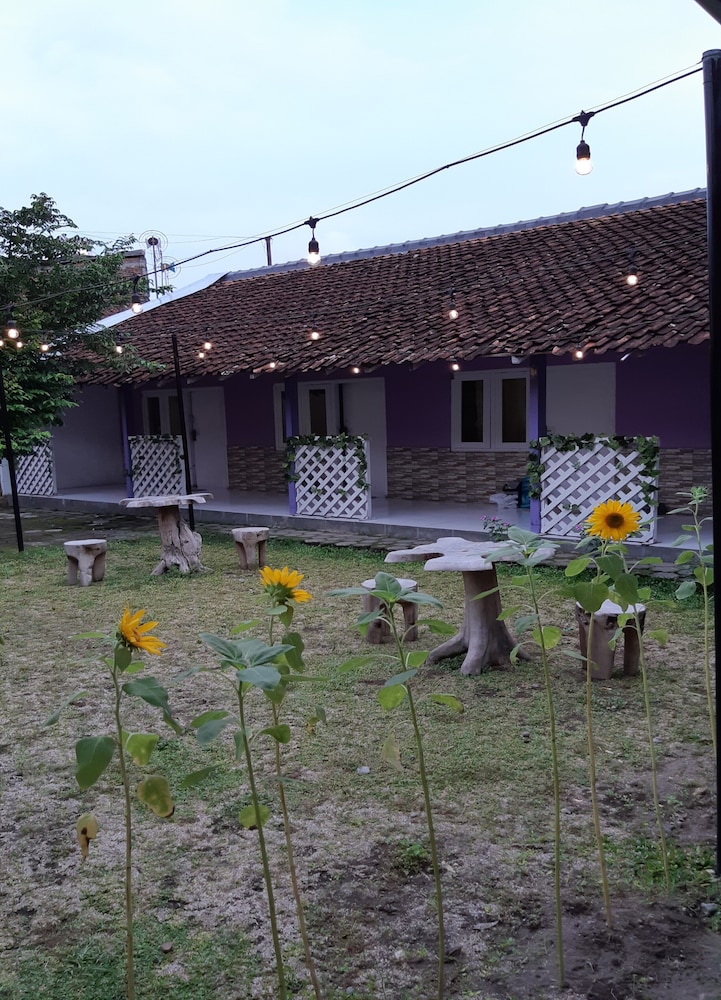 Ndalem Diajeng Homestay 3/25