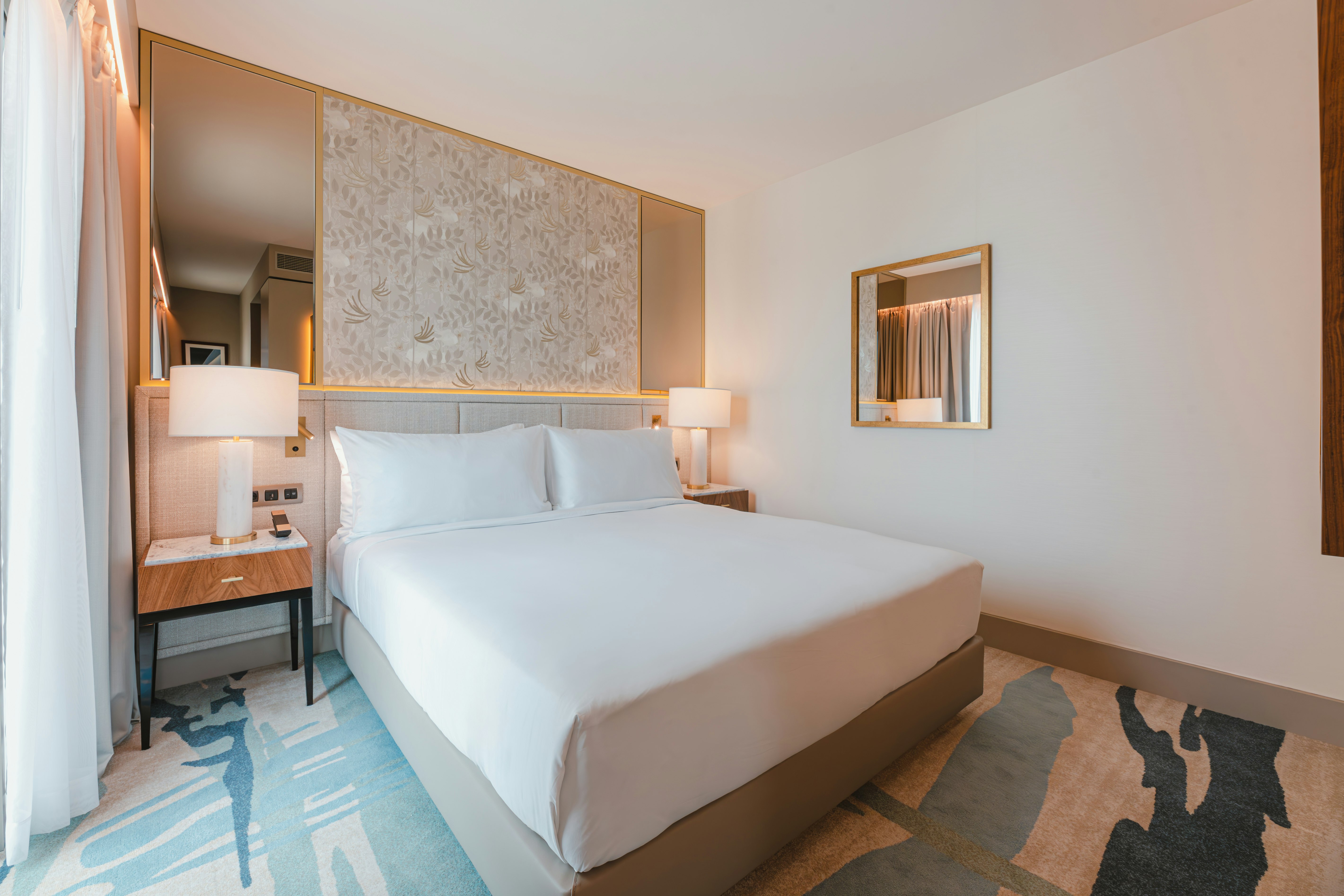 Guest Room, King Bed