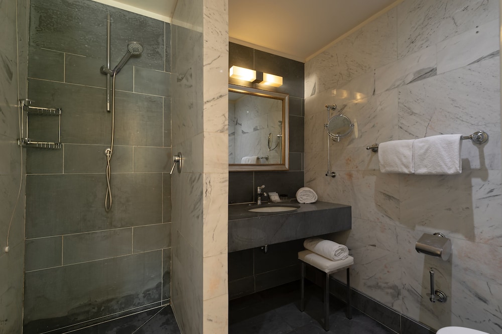 Hotel Principe Torlonia 65/65