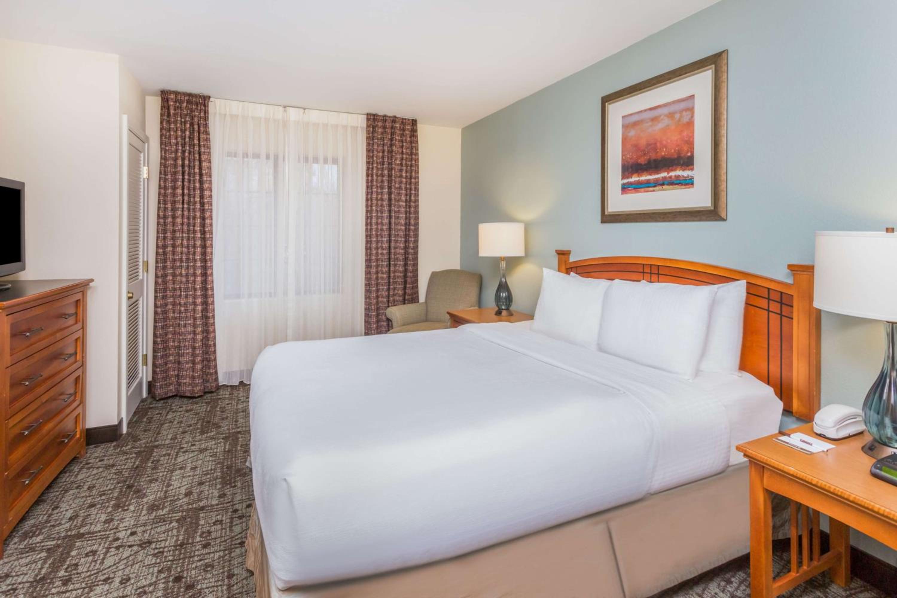 1 BEDROOM, SUITE, KING BED