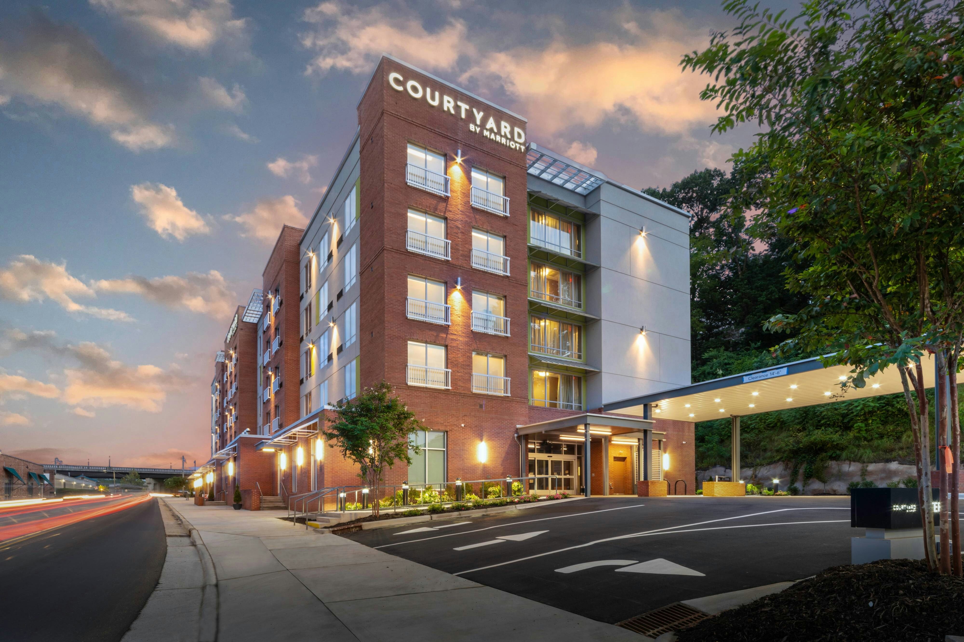 Courtyard by Marriott Asheville Biltmore Village 2/57