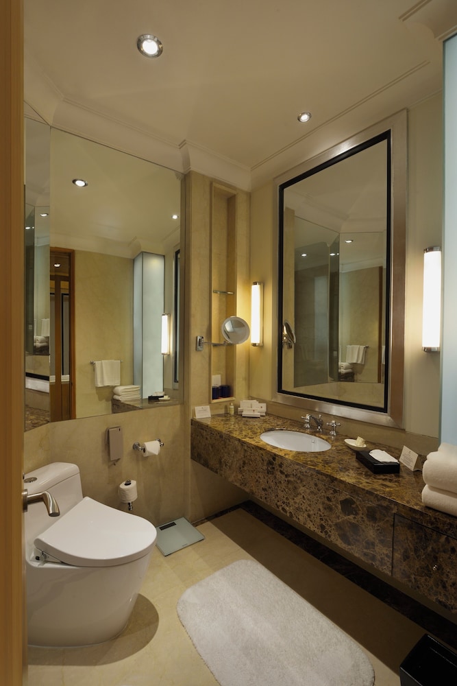 Trident Hotel Gurgaon 63/64