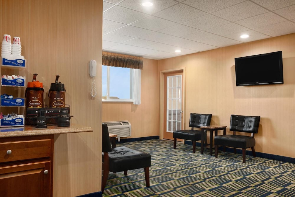 FairBridge Inn Express Williamsville 26/35
