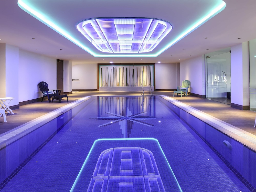 swimming pool spa