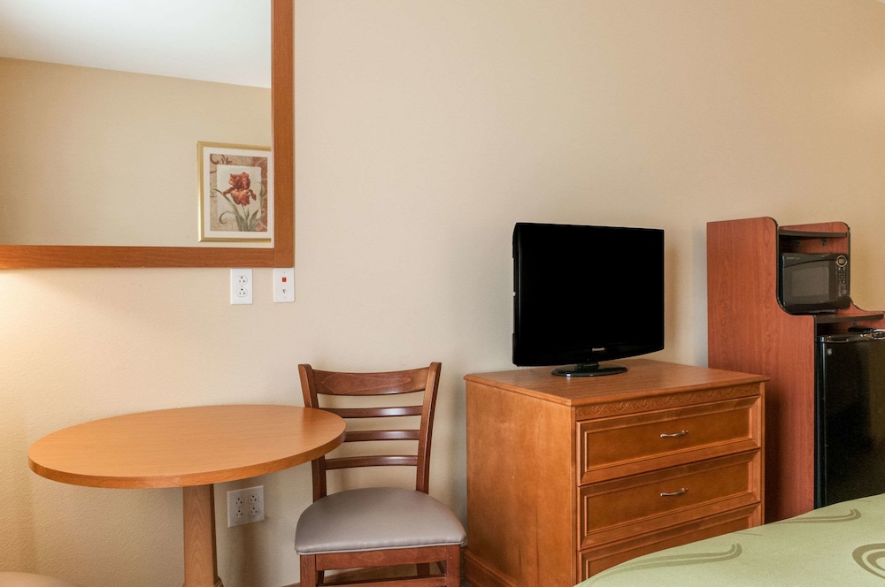 Quality Inn & Suites Houma 43/47