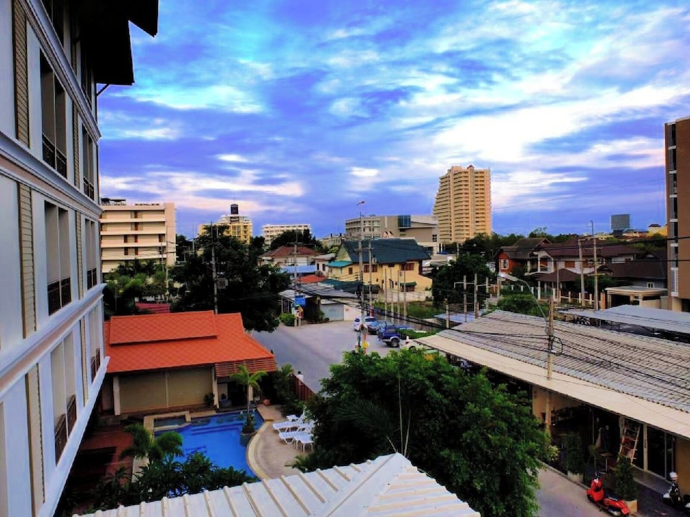 LaOr INN HUA HIN 43/51