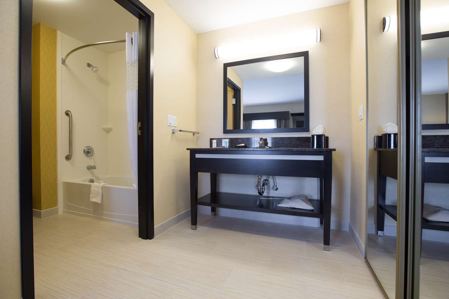 جناح استوديو بسريرين كوين، Hampton Inn And Suites Toledo Westgate 3/4