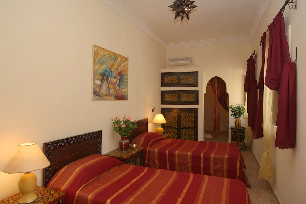 STANDARD, TWIN BEDS