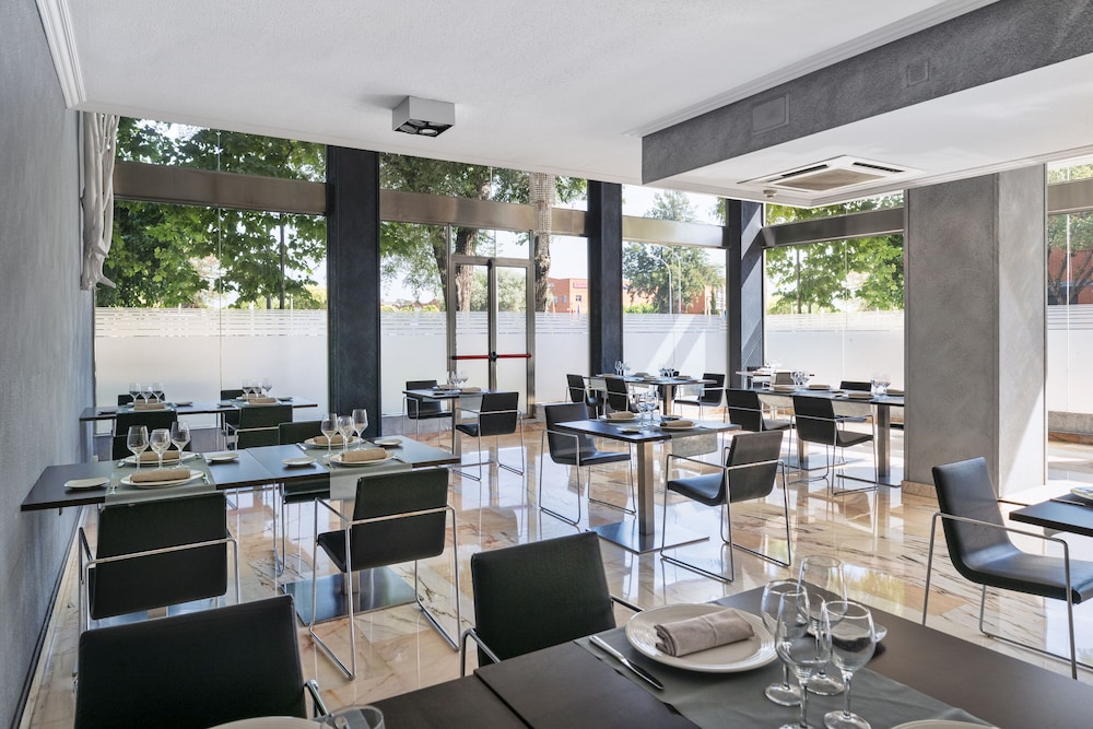 Salles Hotel Ciutat Del Prat 53/71
