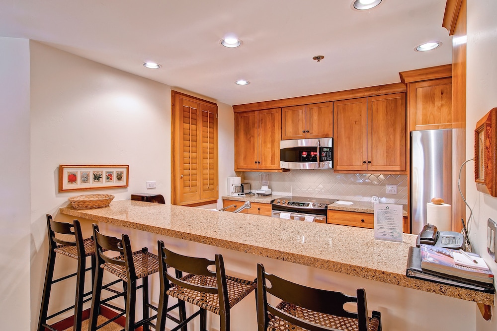 Kiva Lodge By East West 54/72
