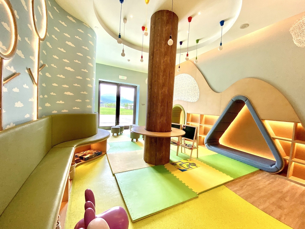 Holiday Inn Resort Maoshan Hot-Spring 63/69