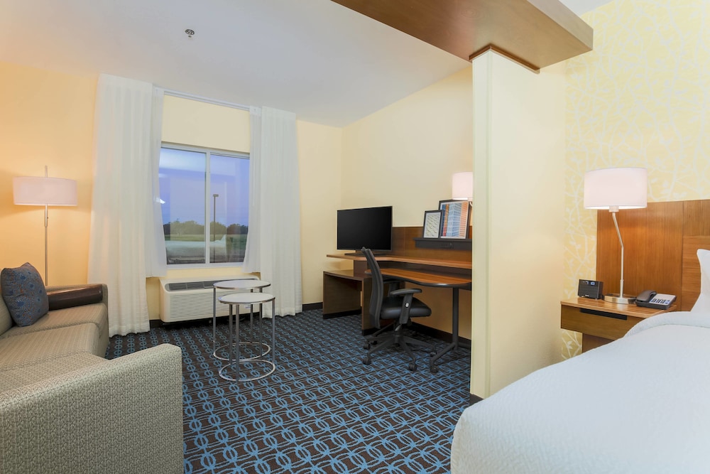 Fairfield Inn Suites Pleasanton 31/32