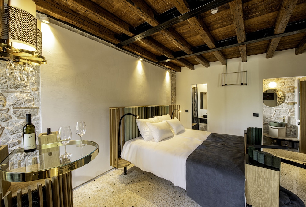SPIRITO SANTO PALAZZO STORICO 18/70