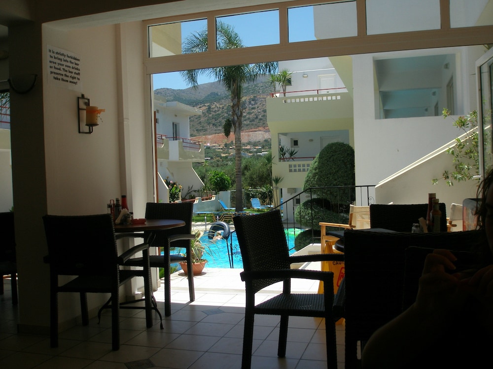 Emerald Studios Malia 9/23