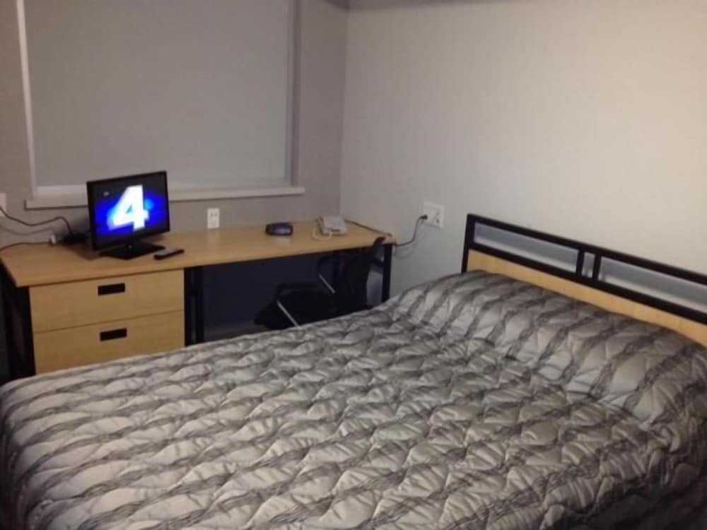 Residence & Conference Centre - King City 19/27