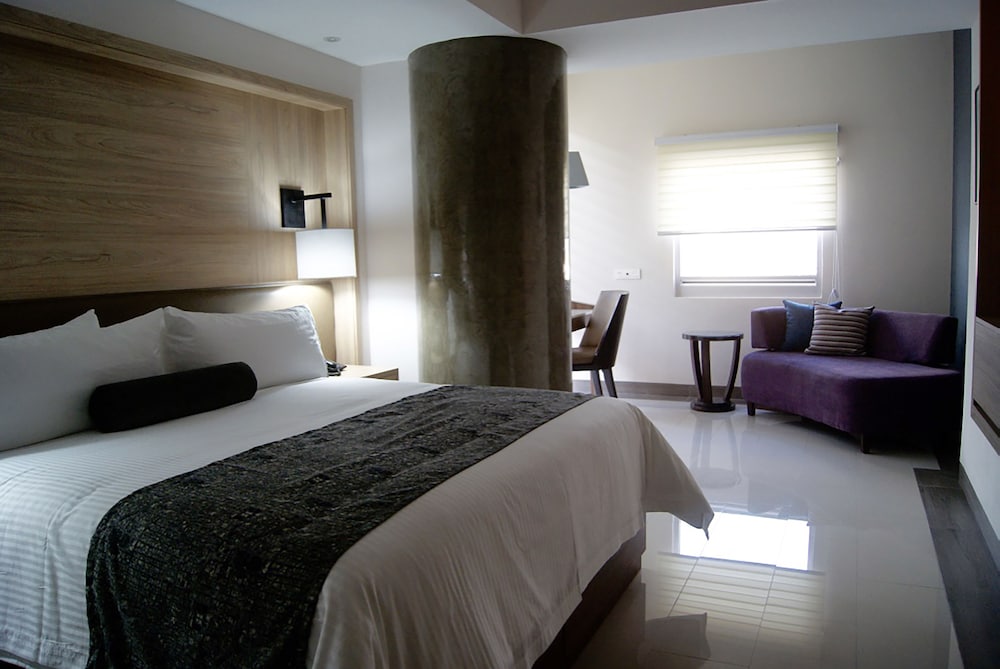 Hotel Real Maestranza 23/69