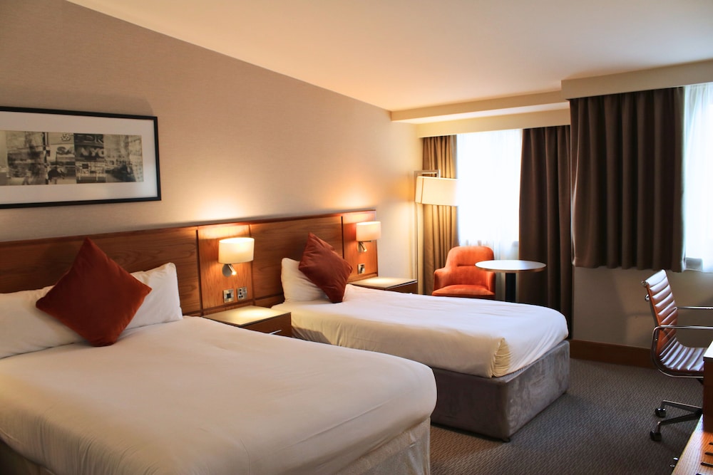 FAMILY, MULTIPLE BEDS