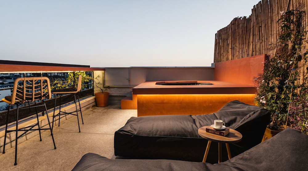 Athens Odeon Hotel 47/69