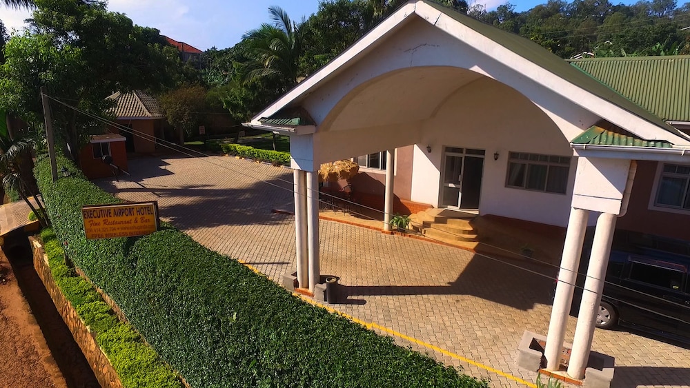 Executive Airport Hotel 46/50