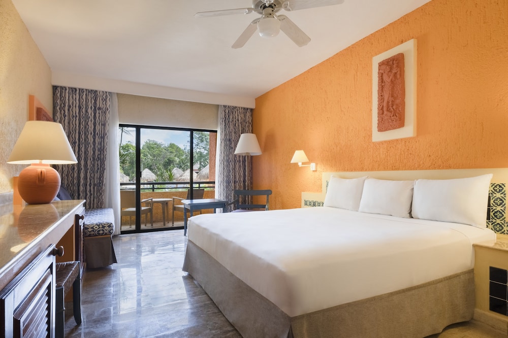Iberostar Waves Tucan 13/47