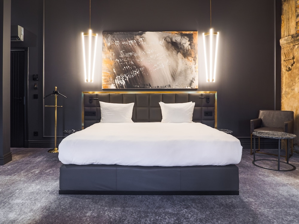 Junior Suite, King Bed, Sofa, Attic، Hotel Pacai 2/2