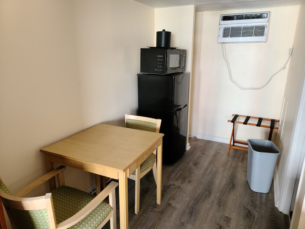 Oceanfront Twilight Surf Hotel 14/23