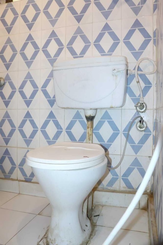 HOTEL AMBIKA PALACE 20/32