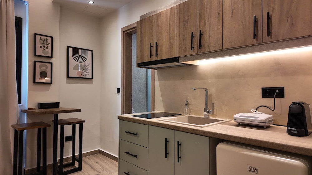 Euphoria Apartments 55/56