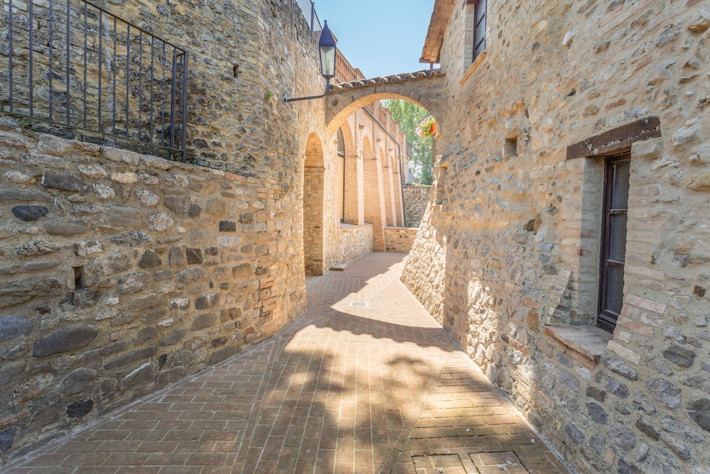 GH Borgo Pulciano 33/50