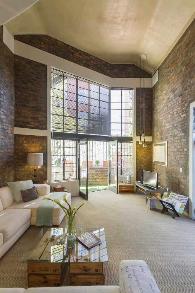 Chic Loft In The Heart Of Cape Town 14/29