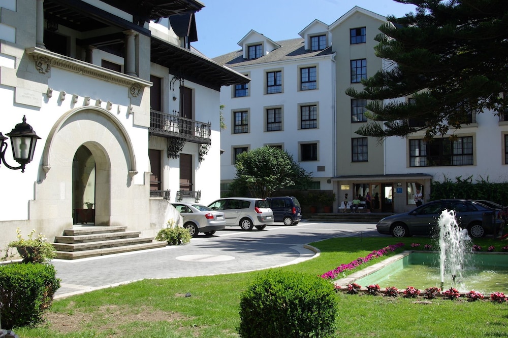 Arias Hotel 36/38