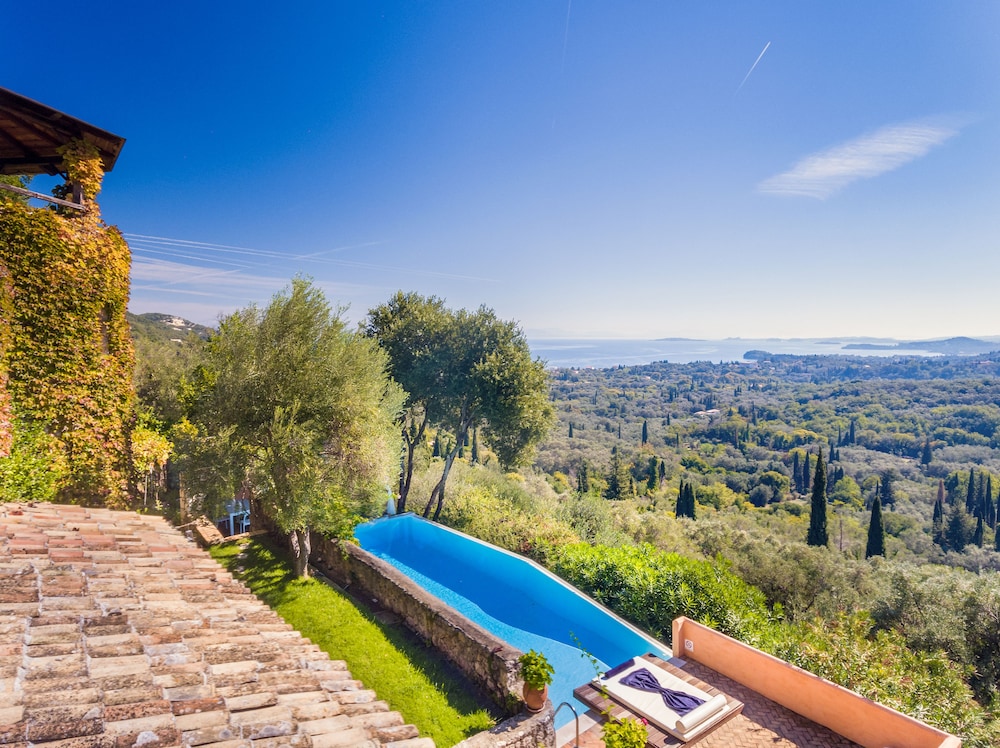 Villa Melolia 12/15
