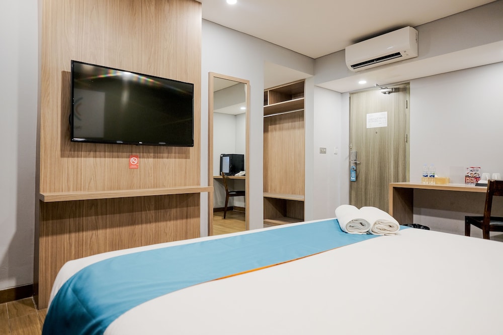 Sans Hotel Puri Indah Jakarta 29/62