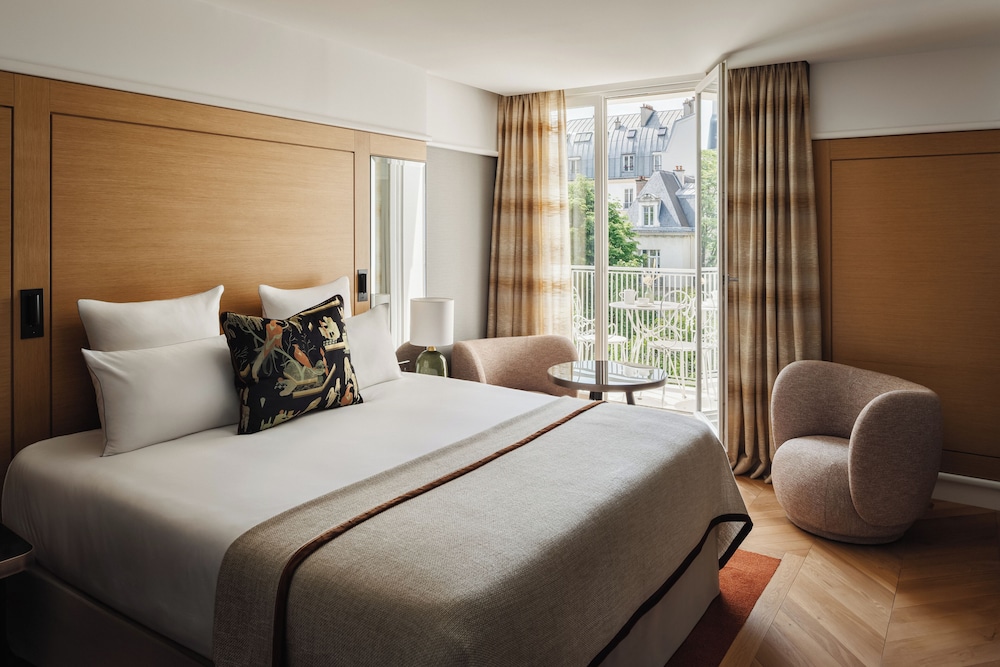 DELUXE, BALCONY