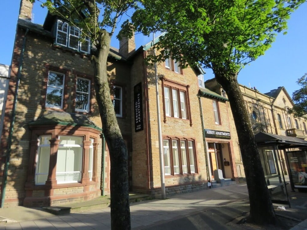 Abbey Apartments 44/50