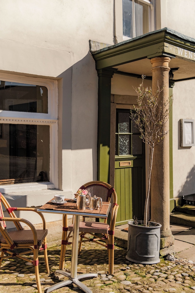 The White Swan Hotel 34/44