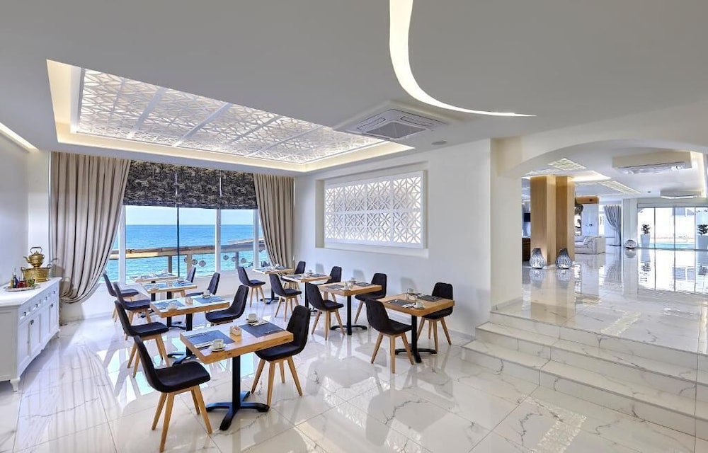 Vasia Boulevard Adults Only 30/47