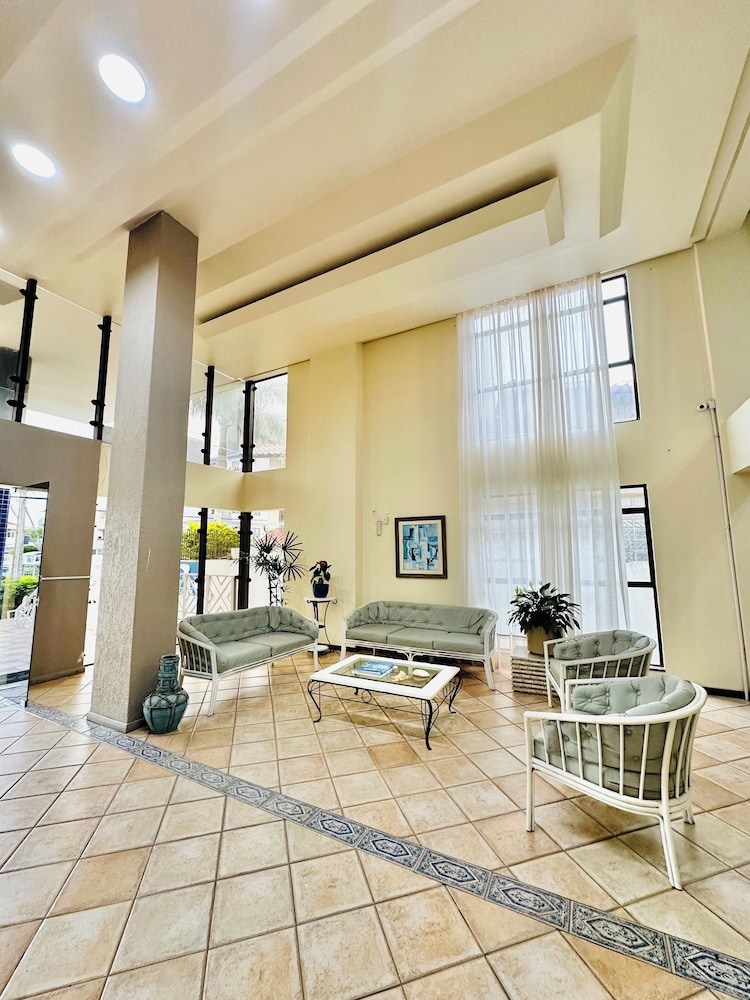 Gaivotas Praia Hotel 24/36