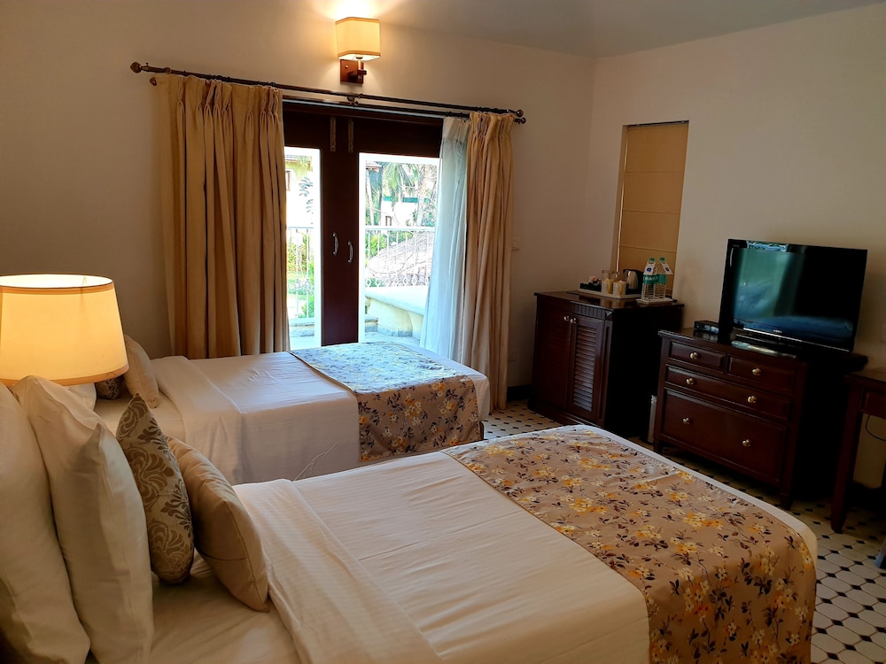 EXECUTIVE, VILLA, TWIN BEDS, POOL VIEW