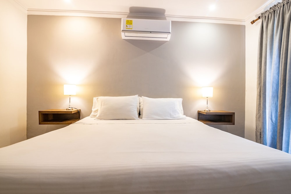 Superior, Queen Bed