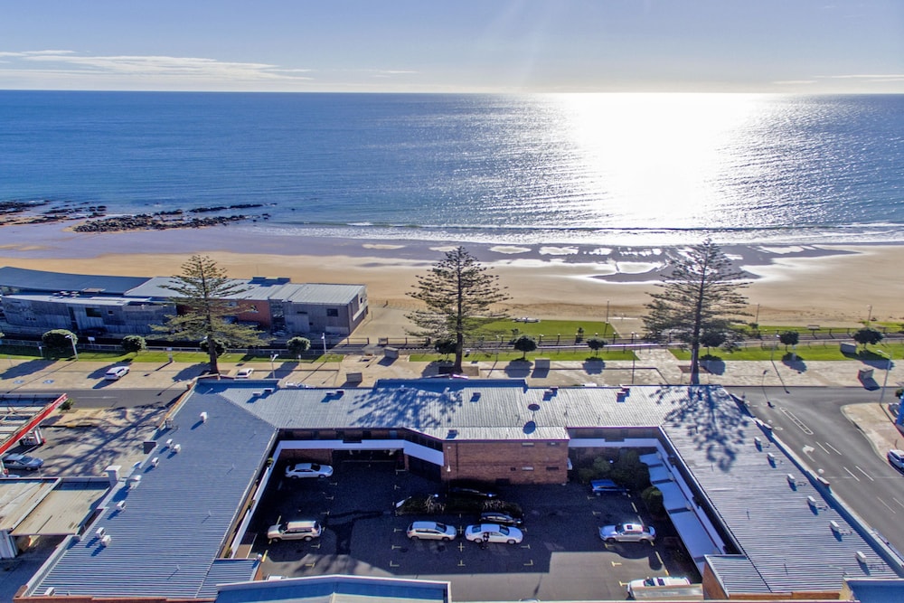 Beachfront Voyager Motor Inn 28/32