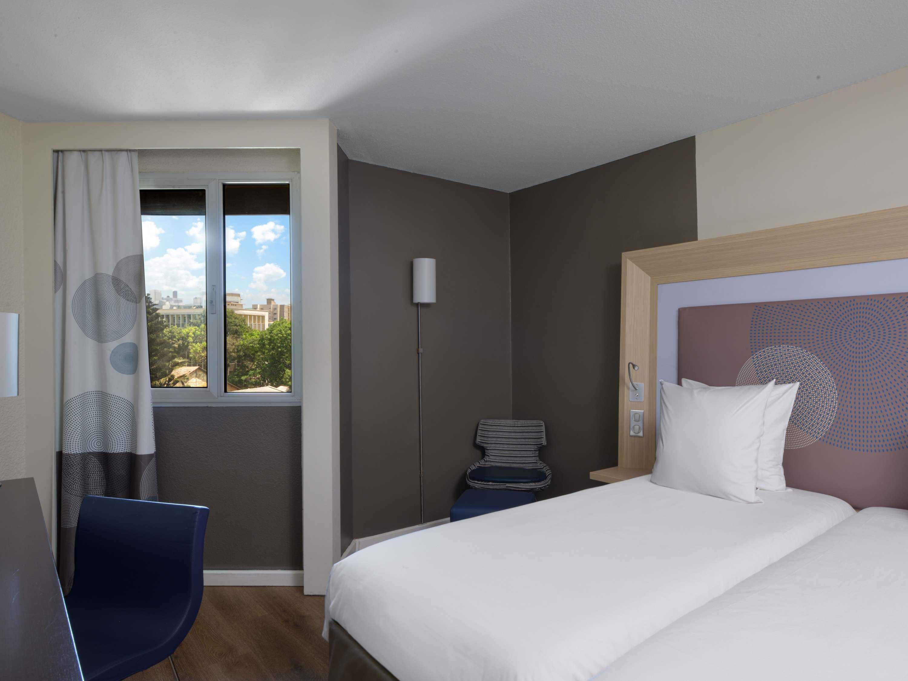 SPACIOUS, TWIN BEDS, CITY VIEW