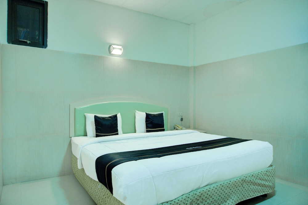 Townhouse Oak Palembang Near Jembatan Ampera Formerly Azzura Hotel 19/32