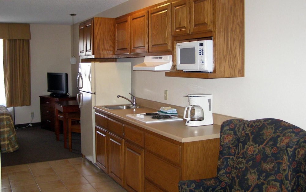 Town House Extended Stay Hotel Downtown 9/64
