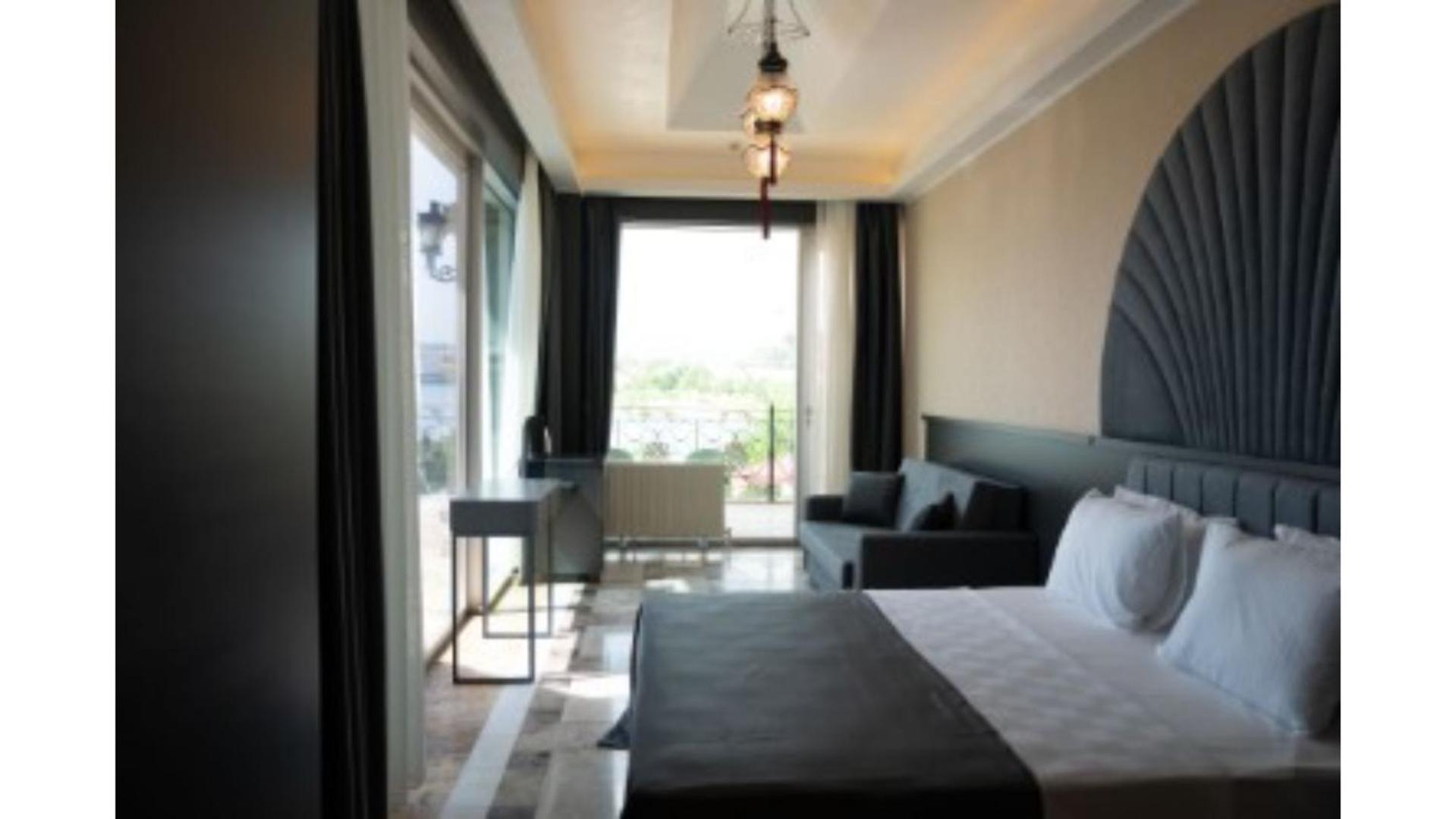 غرفة ديلوكس بسرير مزدوج بشرفة، Kronos Hotel 2/4