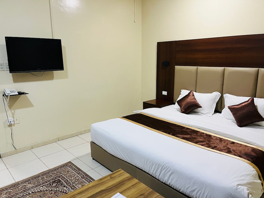 1 BEDROOM, APARTMENT
