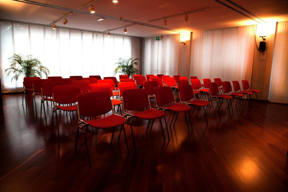Hotel Crivis 47/51