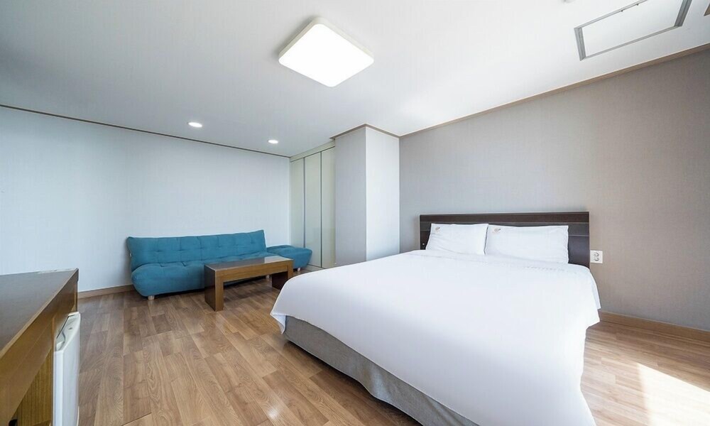 Mud Beach Hotel 37/57