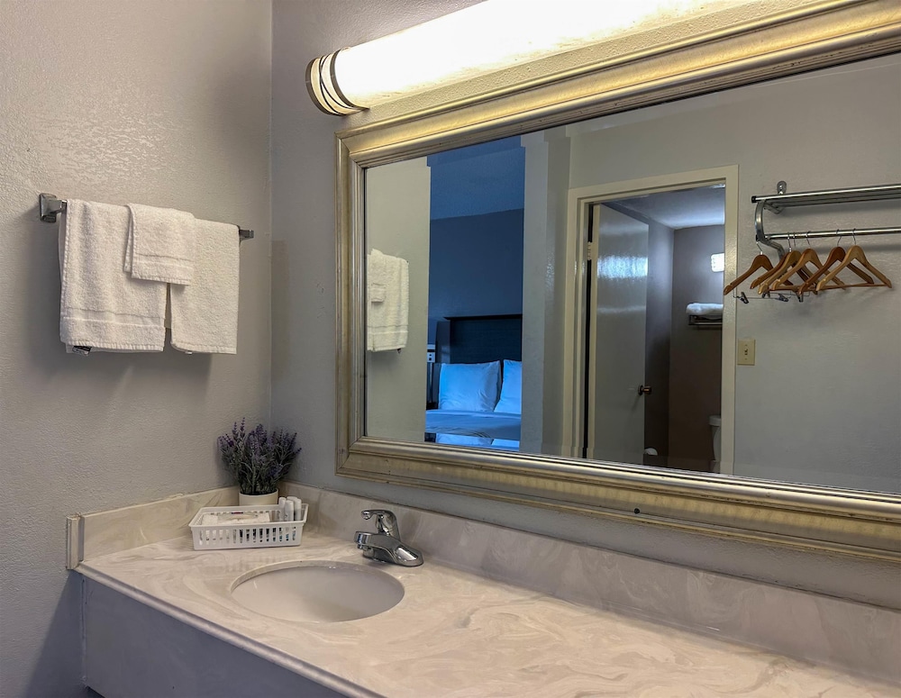 Motel6 Rochester, NY - Airport 27/27