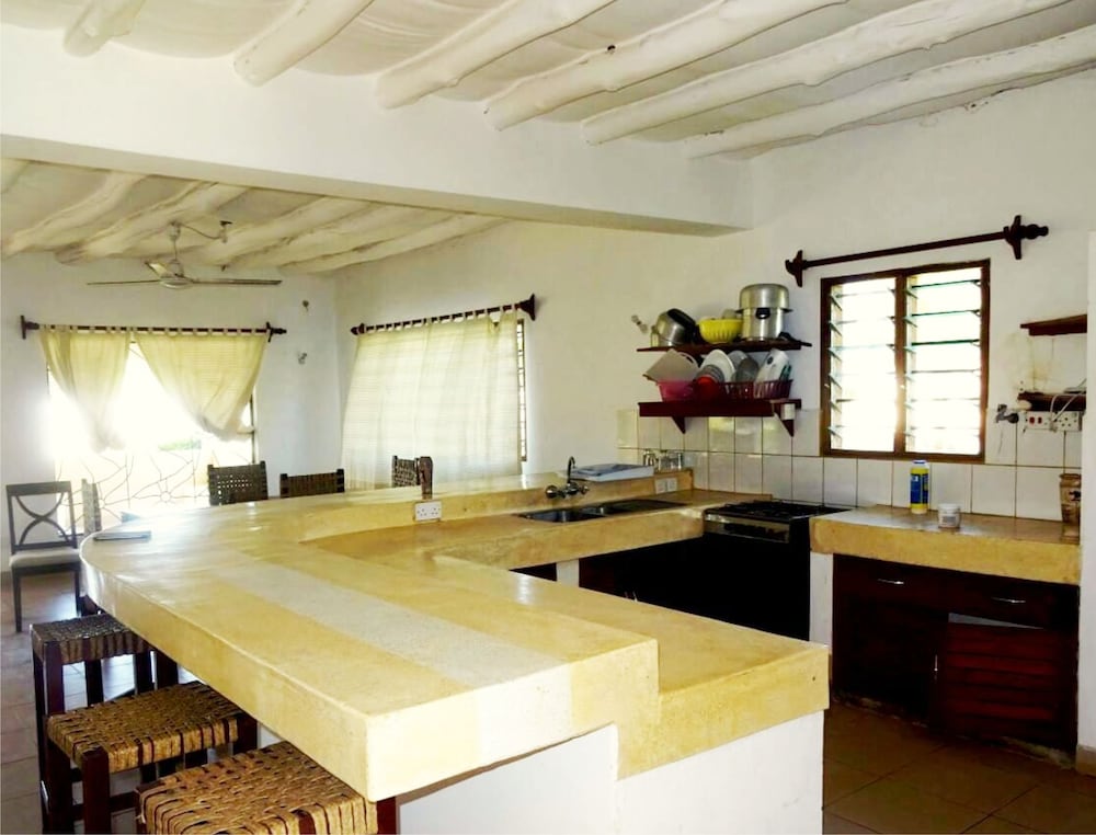 Doric Cottages Diani 26/50